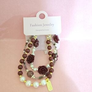 Elegant Pearl and Rose Beaded Bracelet